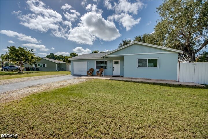 Property Photo:  2912 Poinciana Drive  FL 34105 