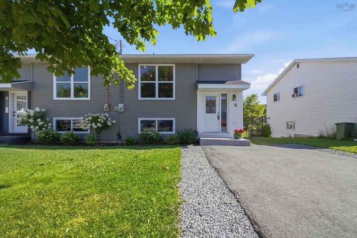 6 Newberry Court — photo 1