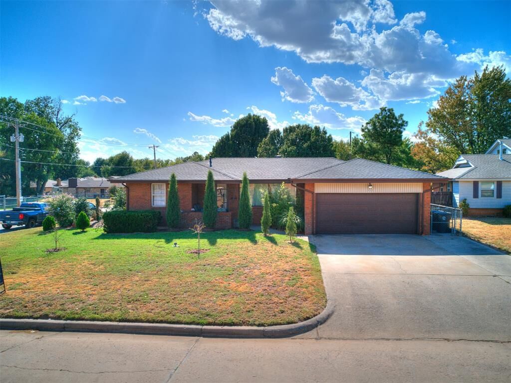 Property Photo:  2001 N Keeton Avenue  OK 73008 