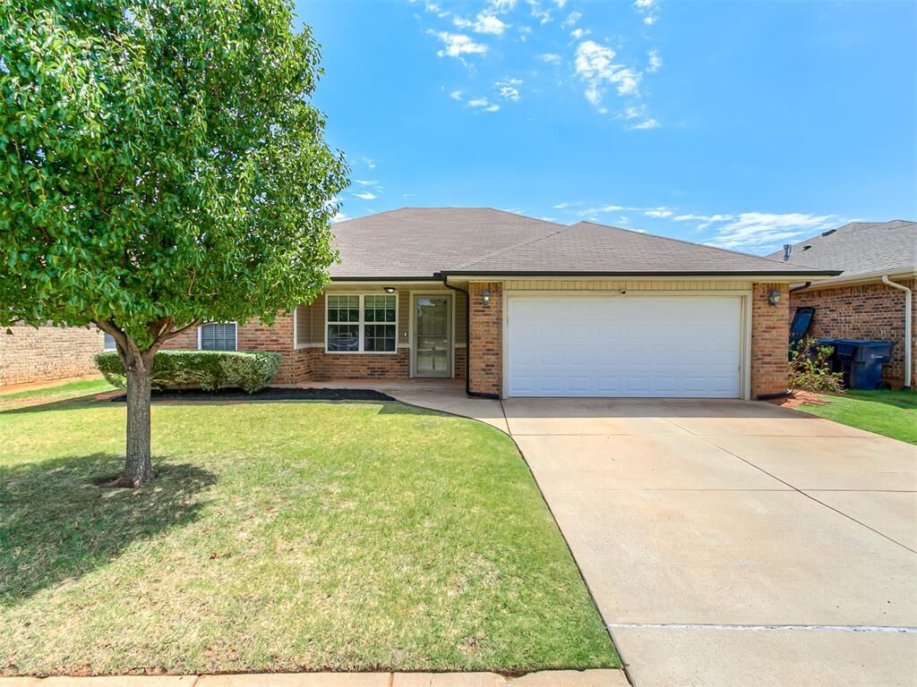Property Photo:  11804 NW 133rd Street  OK 73078 