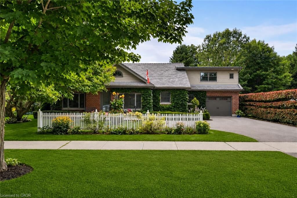 Property Photo: 23 Alice Street W ON N0H 2P0