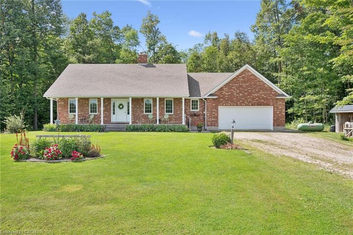 6776 Yatton Sideroad — photo 1