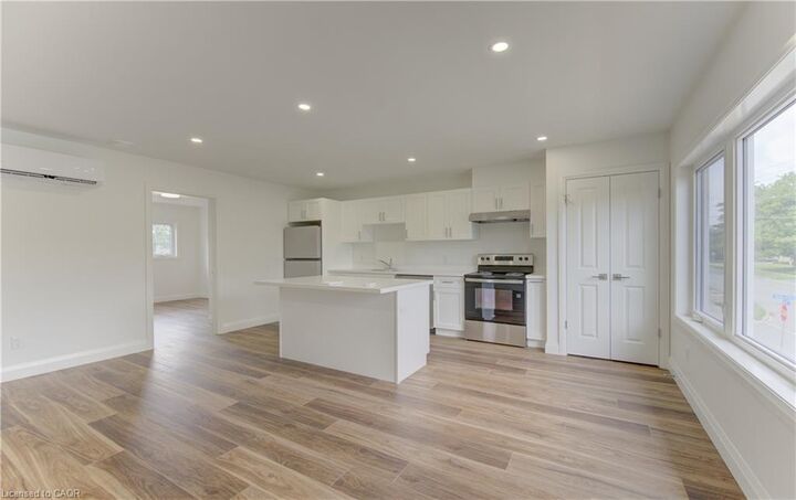 Property Photo:  93 Kinzie Avenue A  ON N2A 1S5 
