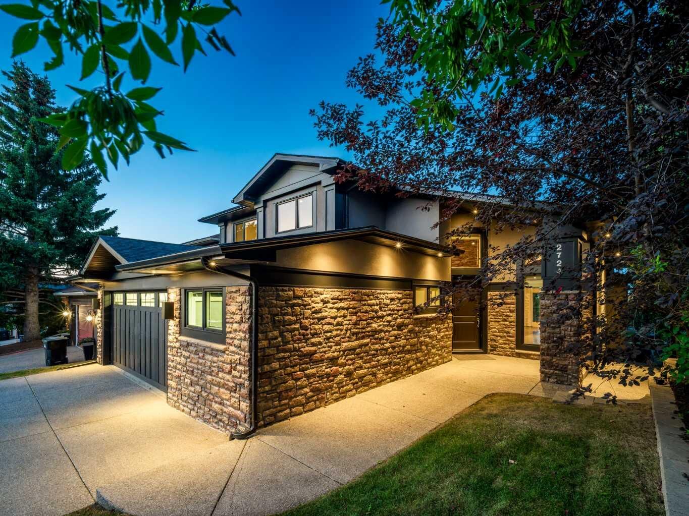 Property Photo: 2724 Signal Ridge View SW AB T3H 2J5