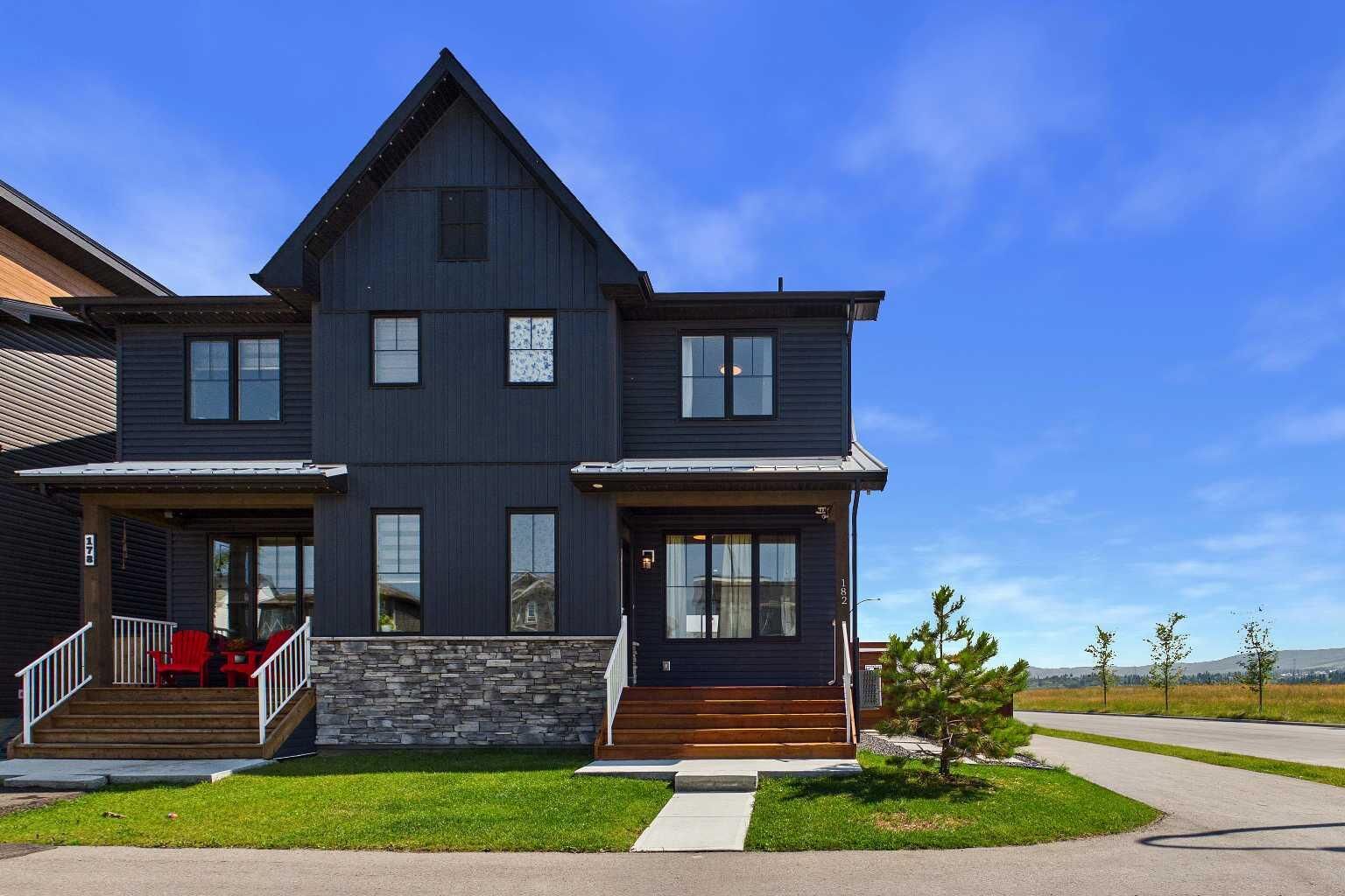 Property Photo:  182 Rowley Gate NW  AB T3L 0H7 