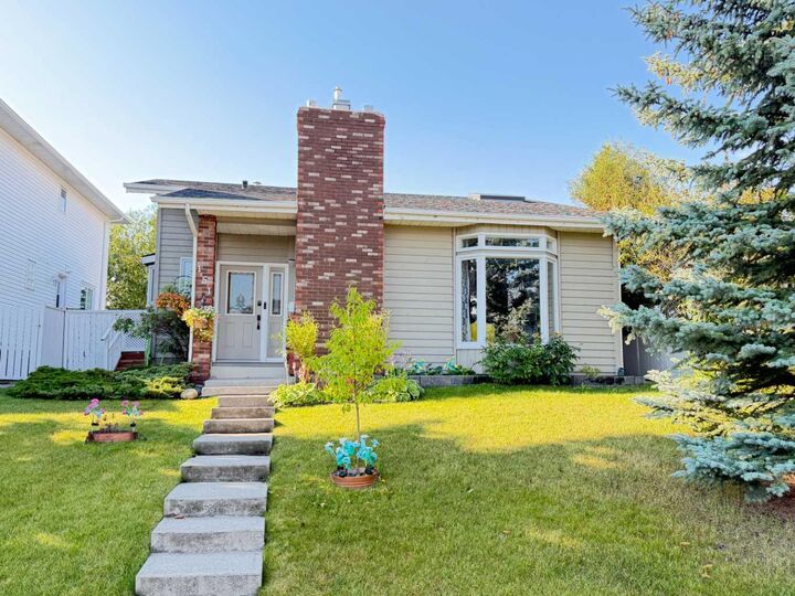 Property Photo: 151 Sandstone Place NW AB T3K 2Z6
