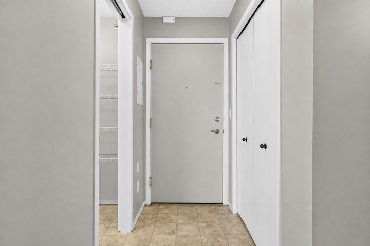 Property Photo: 1717 60 Street SE 419 AB T2A 7Y7
