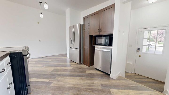 Property Photo:  9517 98 Avenue B  AB T8V 0N8 