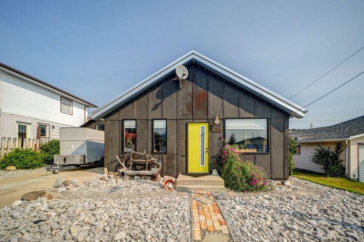 8137 19 Avenue — photo 1