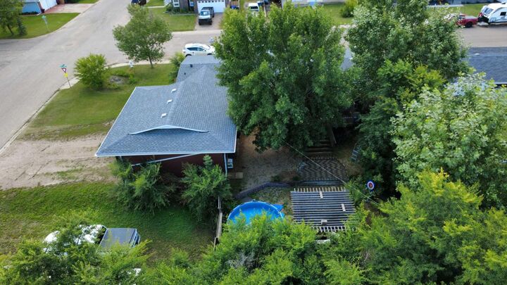 Property Photo:  4701 Windsor Avenue  AB T0C 1C0 