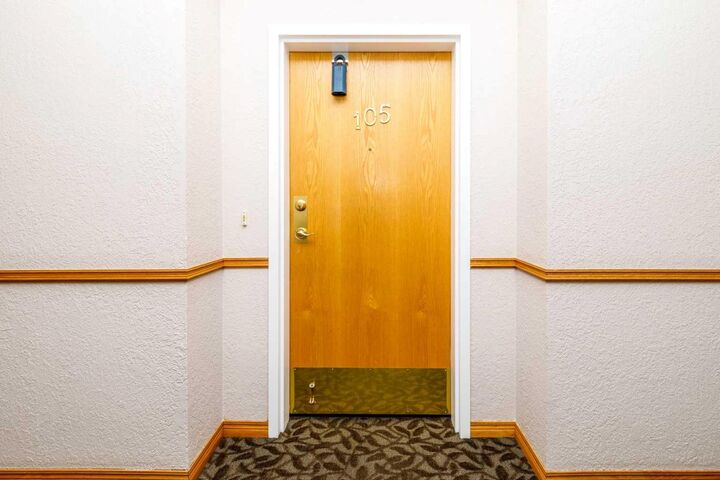 Property Photo:  4512 52 Avenue 105  AB T4N 7B9 