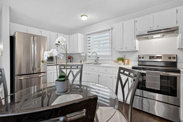 3881 Fonda Way SE — photo 1