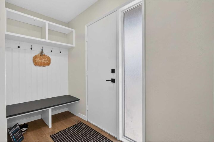Property Photo: 5340 17 Avenue SW 306 AB T3E 6M3