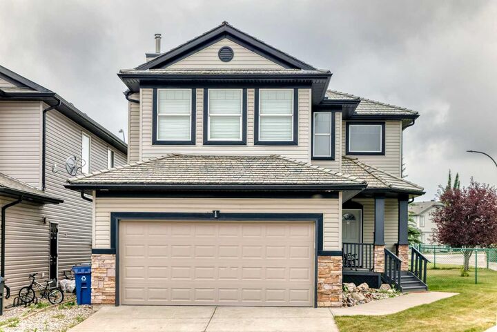 Property Photo: 1 Glensummit Close SE 316 AB T4C 2J9