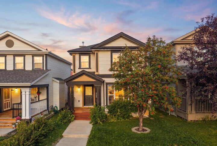 Property Photo: 352 Sagewood Park SW AB T4B 3B2