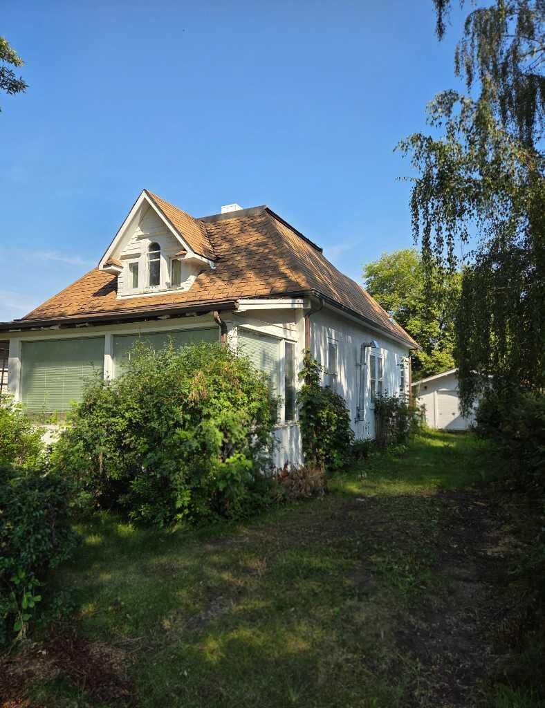 Property Photo: 2122 22 Avenue AB T0M 0W0