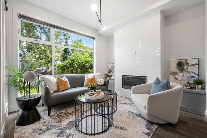 Property Photo:  1103 4 Street NE  AB T2E 8A8 