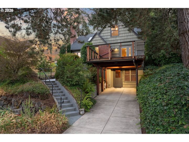 Property Photo:  2362 Charnelton St  OR 97405 