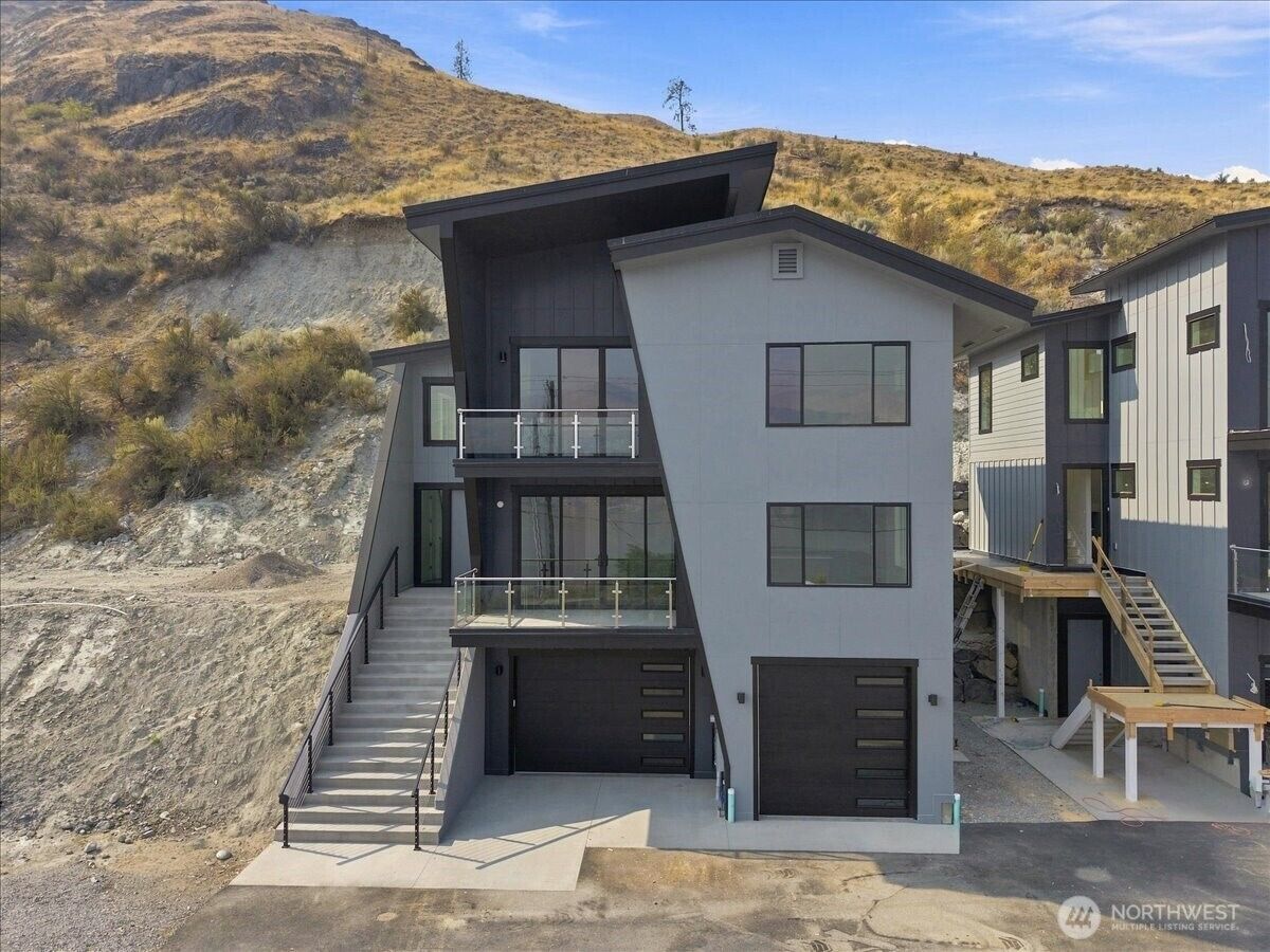 Property Photo:  1891 W Prospect Street  WA 98816 