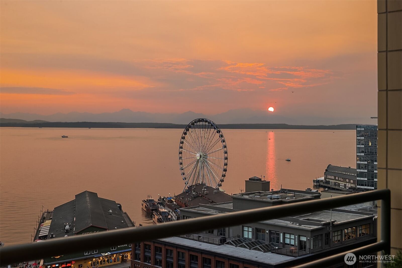 Property Photo: 1107 1st Avenue 1204 WA 98101