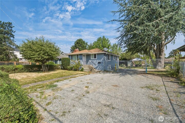 Property Photo:  4424 S Holly Street  WA 98118 