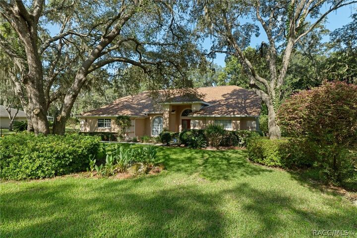 Property Photo:  270 N Grandview Avenue  FL 34442 