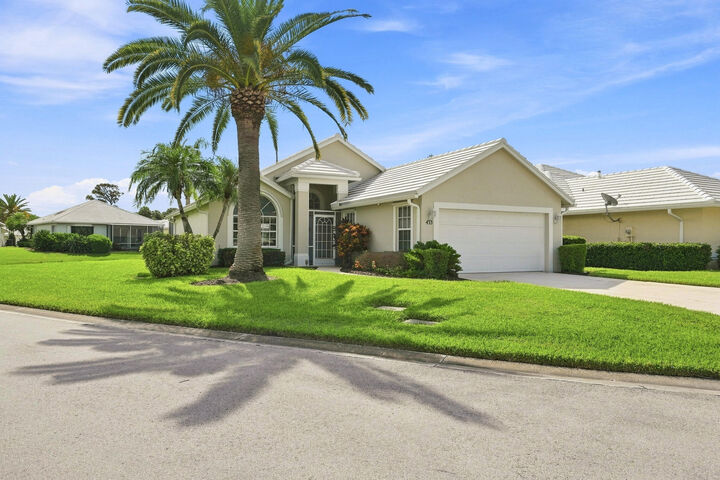 Property Photo: 433 SW Fairway Lake FL 34986