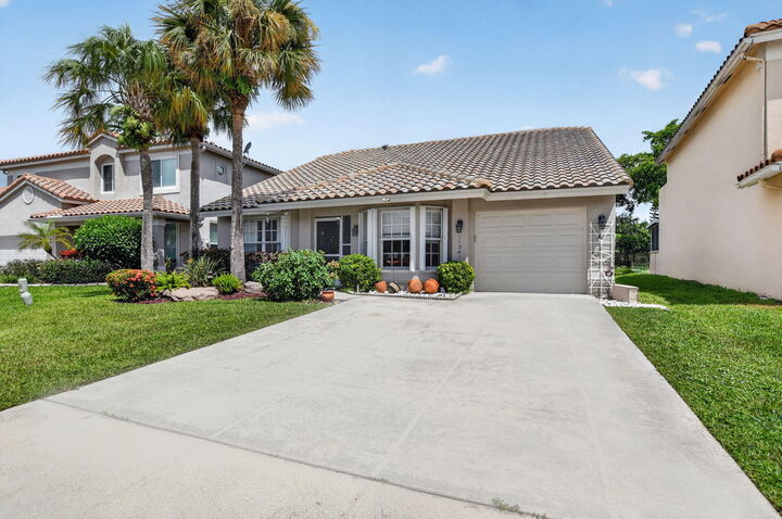 Property Photo:  11241 Coral Reef Drive  FL 33498 