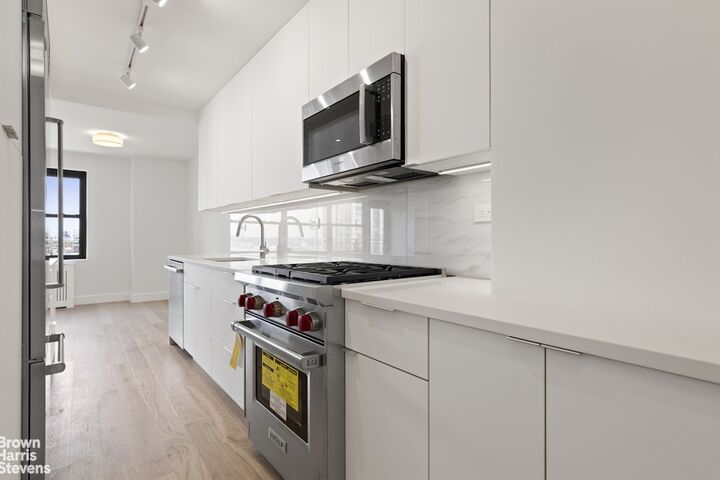 Property Photo:  185 W End Avenue 11D  NY 10023 