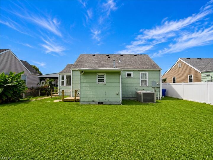 Property Photo:  1808 Croyden Rd  VA 23503 