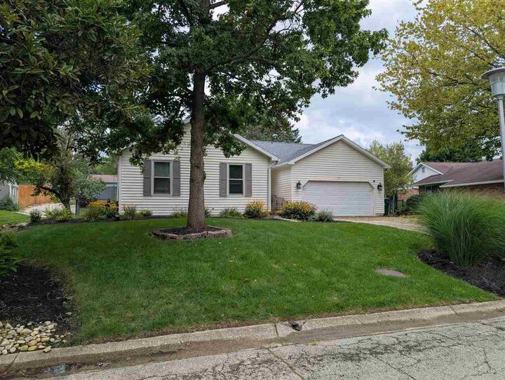 Property Photo:  621 Chelsea Way  IN 47374 