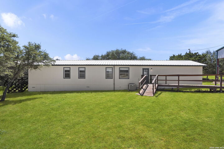 Property Photo: 182 Austin Ln TX 78063