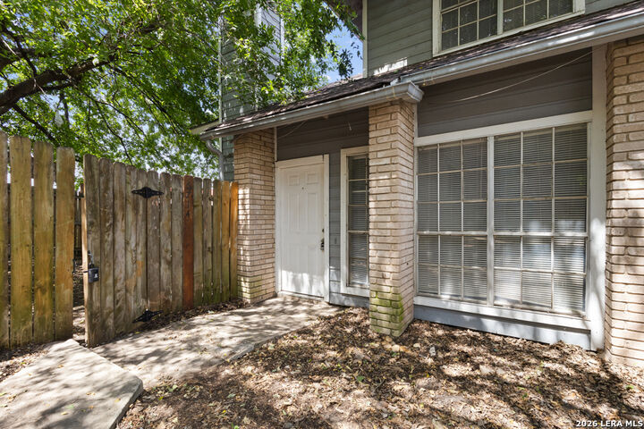 Property Photo:  6714 Windsor Holw  TX 78239 