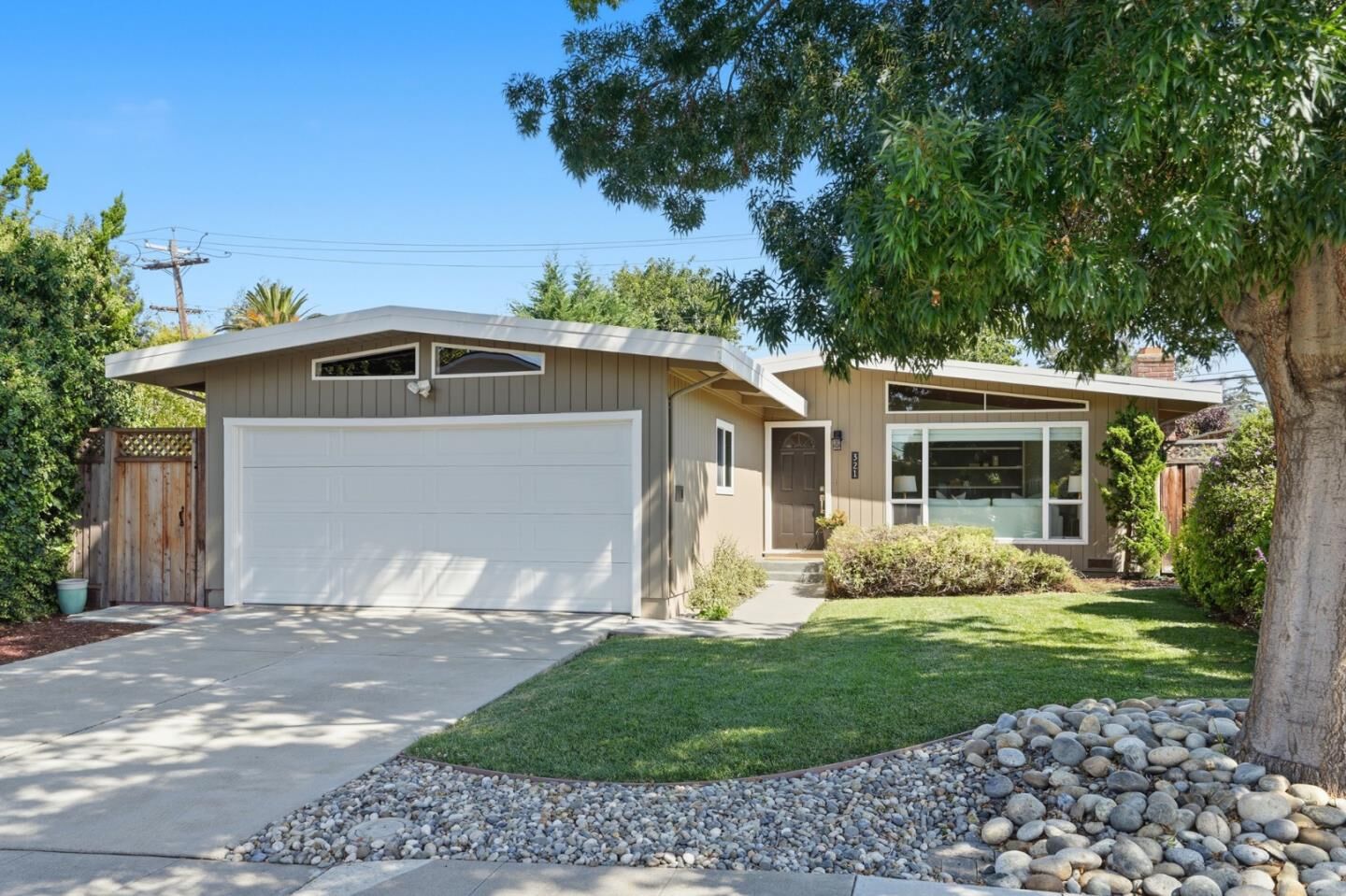 Property Photo:  321 Anna Avenue  CA 94043 