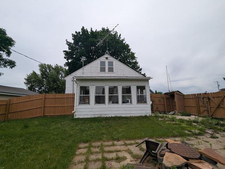 Property Photo: 707 Lacrosse Street WI 53948