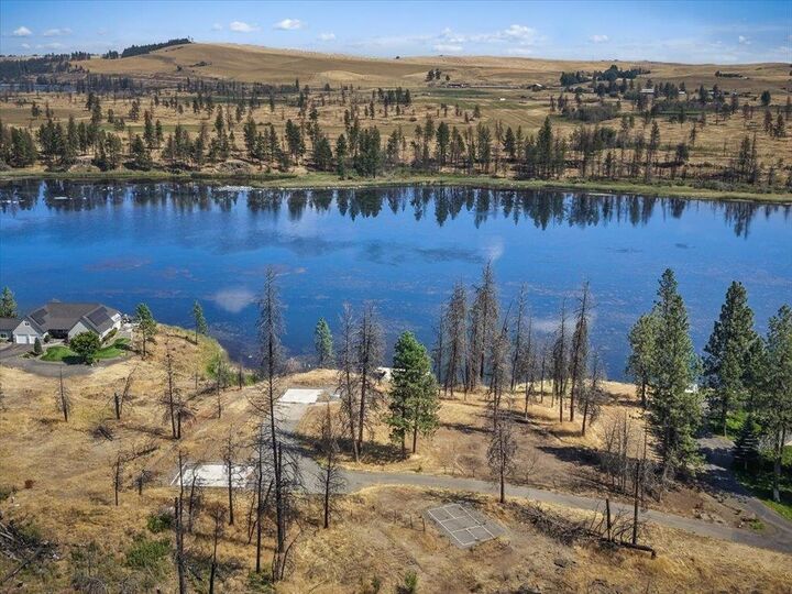 Property Photo: 12311 S Greenfield Ln WA 99022