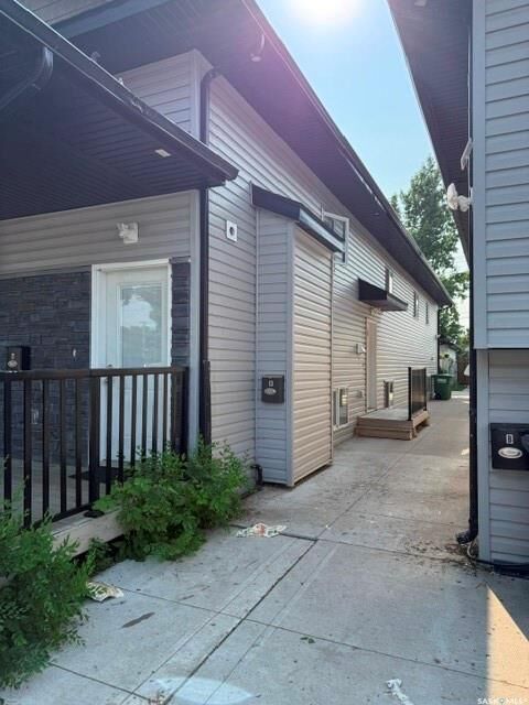 Property Photo:  229 S Avenue N  SK S7L 2Z7 