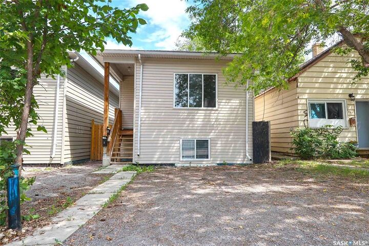 Property Photo: 741 Garnet Street SK S4T 2X2