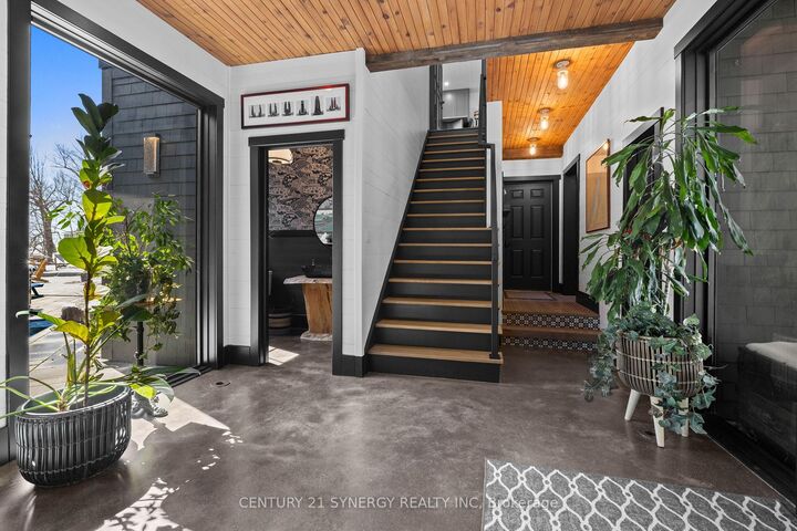 Property Photo: 4/6 Sifton Road ON K0E 1R0