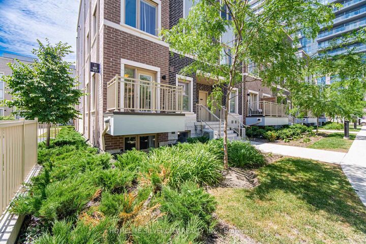 11 Honeycrisp Crescent 13 — photo 1