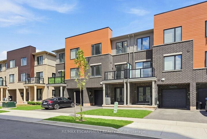 Property Photo: 19 Roxanne Drive 119 ON L8H 0B6