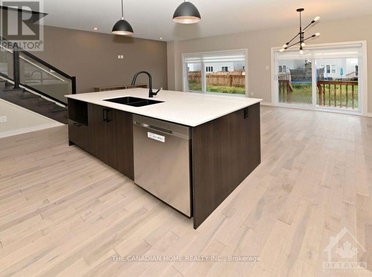Property Photo:  461 Denis Street  ON K0A 3K0 