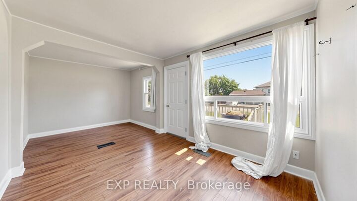 Property Photo: 546 Park Road S ON L1J 4J5