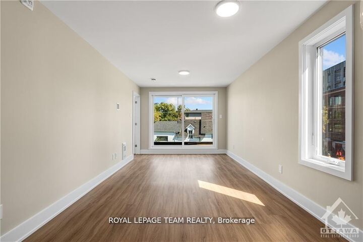 Property Photo:  364 Winona Avenue 5  ON K1Z 5H7 