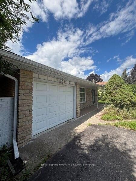 Photo de la propriété:  112 Sidney Street  ON K8P 3Y9 