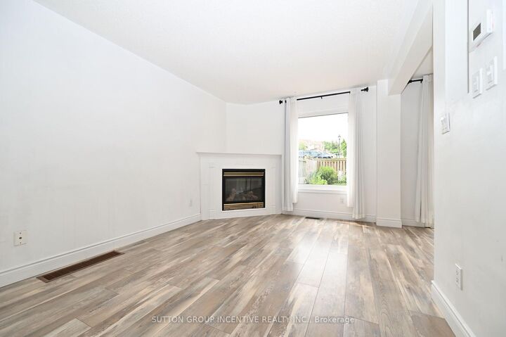 Property Photo:  233 Stanley Street  ON L4M 6X9 