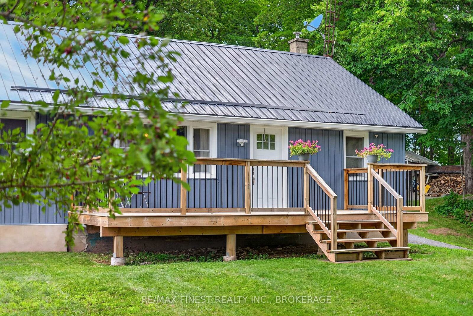 Property Photo:  6213 Perth Road  ON K0H 2L0 
