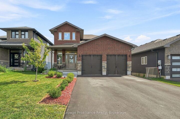 Property Photo:  92 Northumberland Boulevard  ON K8V 0L1 