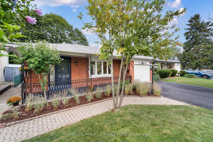Property Photo:  203 Centennial Road  ON M1C 2A2 