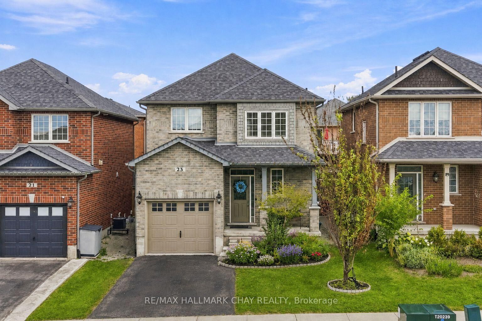 Property Photo: 23 Nathan Crescent ON L4N 0S5